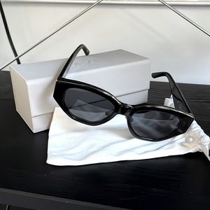 Dezi Charge It Sunglasses